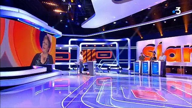 Une candidate raconte une anecdote sur une branlette au Quebec à Cyril Féraud dans Slam - Regardez