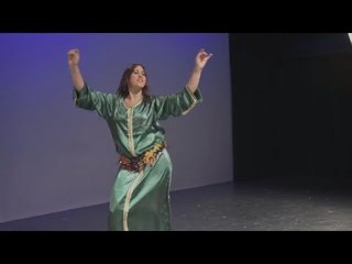 رقص مولات القفطان الثي ابهرت الحظور برقصها الشعبي الجميل