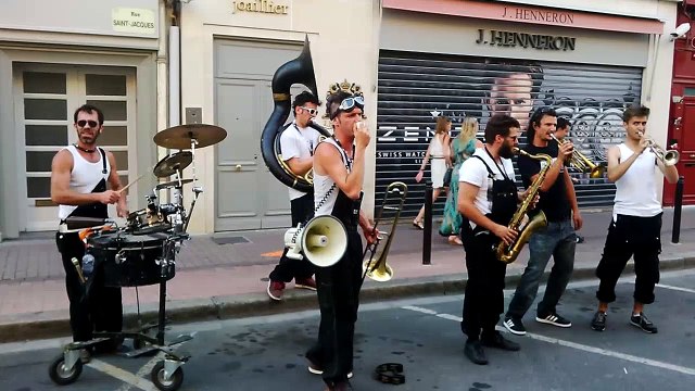 Skyzophonik - Fête de la musique Douai 2017 (Fanfare)