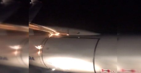 Motoru Alev Alan Uçak Paniğe Neden Oldu