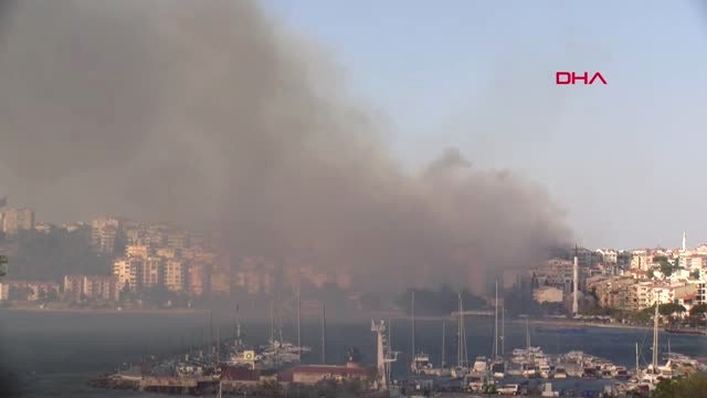 Son Dakika! Çanakkale'de Ot Yangını Rüzgarın Etkisiyle Evlerin Çatısına Sıçradı