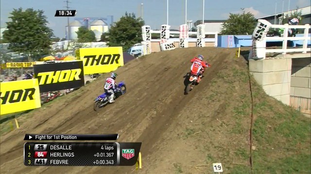 Jeffrey Herlings passes Clement Desalle - MXGP of Switzerland Presented by IXS