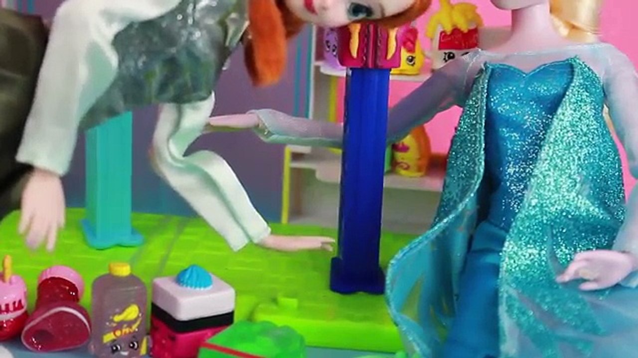 Shopkins Store with Frozen Anna PEZ Dispenser