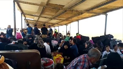 مصر تحتجز آلاف الفلسطينيين بسيناء وتعرقل عودتهم لغزة