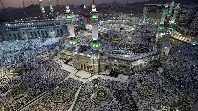 Mais de dois milhões de fiéis para o hajj numa Arábia Saudita em transformação