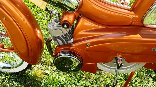 Restauration Mobylette Motobecane AV89 Chaudron avec fourche à balancier