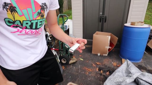 I FOUND SOMETHING HIDDEN IN THE SAFE!!