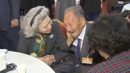 لأول مرة منذ 65 عاما، كوريون جنوبيون يصلون إلى كوريا الشمالية  للقاء بأقاربهم