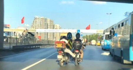 Benzini Biten Motosikleti Ayağıyla İtti! O Anlar Kamerada