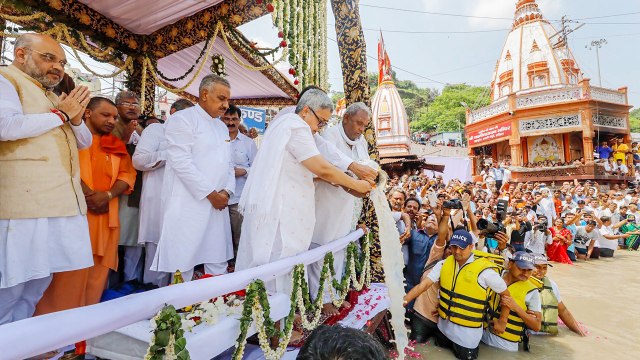Atal Bihari Vajpayee Haridwar की Ganga में हुए विलीन,100 नदियों में विसर्जित होंगी अस्थियां।वनइंडिया
