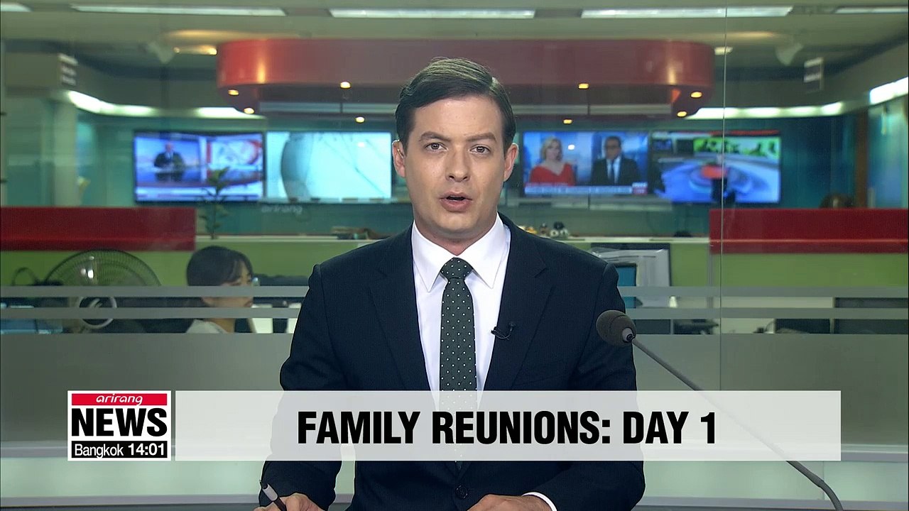 Group reunions of two Koreas' war-torn families begin