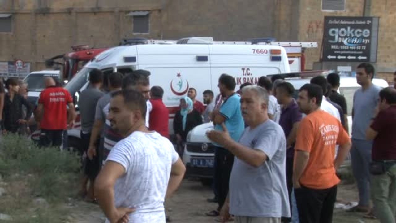 Lokomotif Hemzemin Geçitte Otomobile Çarptı: 1 Ölü