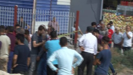 Lokomotif hemzemin geçitte otomobile çarptı: 1 ölü