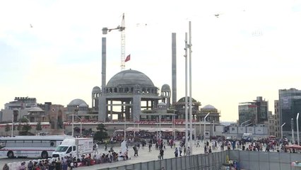 Taksim Camisi'nde İnce İşçilik ve Süsleme İşlemine Geçildi