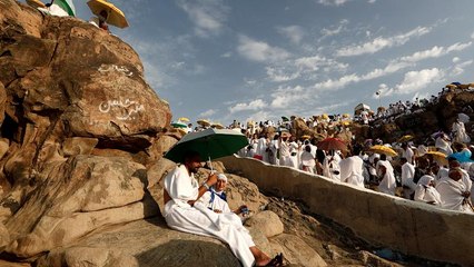 مليونا مسلم يتوجهون إلى صعيد عرفة في يوم الحج الأعظم