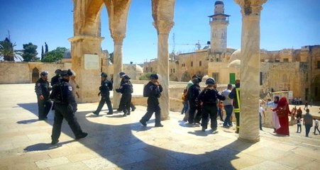 Fanatik Yahudiler Arefe Günü Mescid-i Aksa'yı Bastı