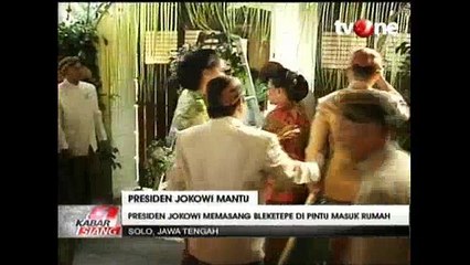 Presiden Jokowi Pasang "Bleketepe" di Pintu Masuk Rumah