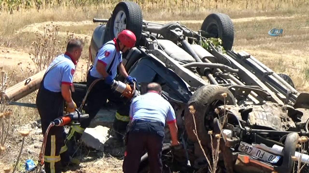 Tatilden dönen ailenin içinde bulunduğu kamyonet takla attı: 1 ölü, 3 yaralı