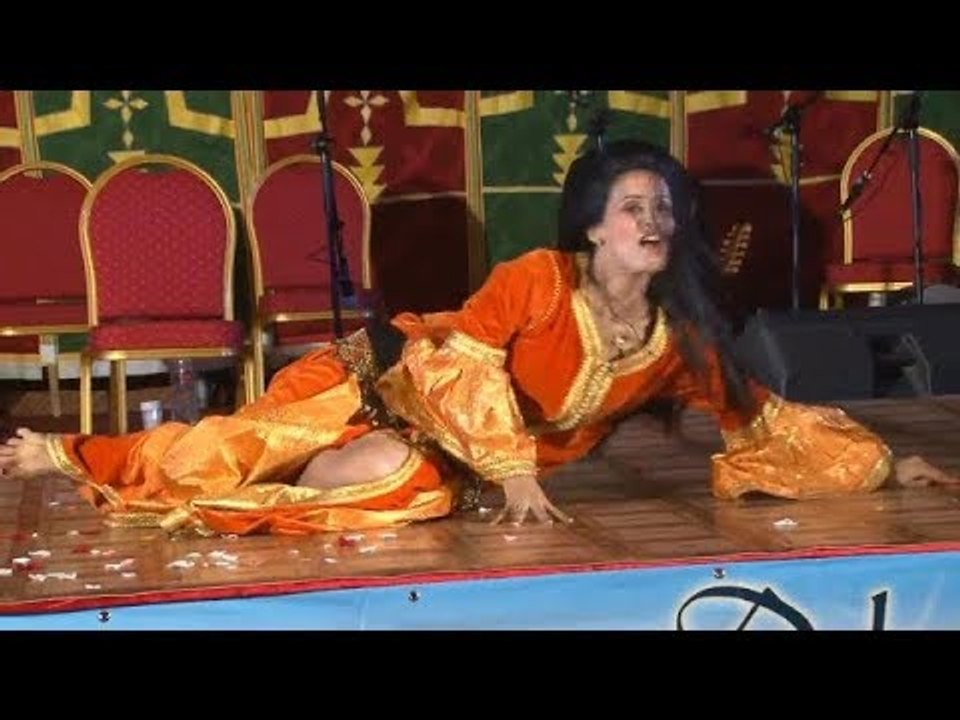 شاهد شابة جميلة ترقص على ايقاع شعبي روعة  ra9s cha3bi