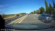 Voiture à l'arrêt sur l'autoroute A7