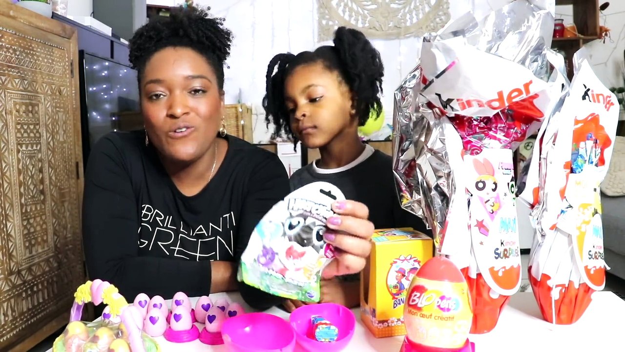 CHASSE AUX OEUFS DE PÂQUES 2018   Chocolats ,Hatchimals ,Kinder Maxi surprise , Blo Sens