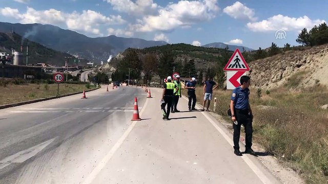 Otomobil devrildi: 3 yaralı - KARABÜK