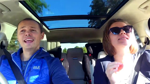 Родители забыли детей одних дома и уехали на отдых Мистер Макс и Мисс Катя