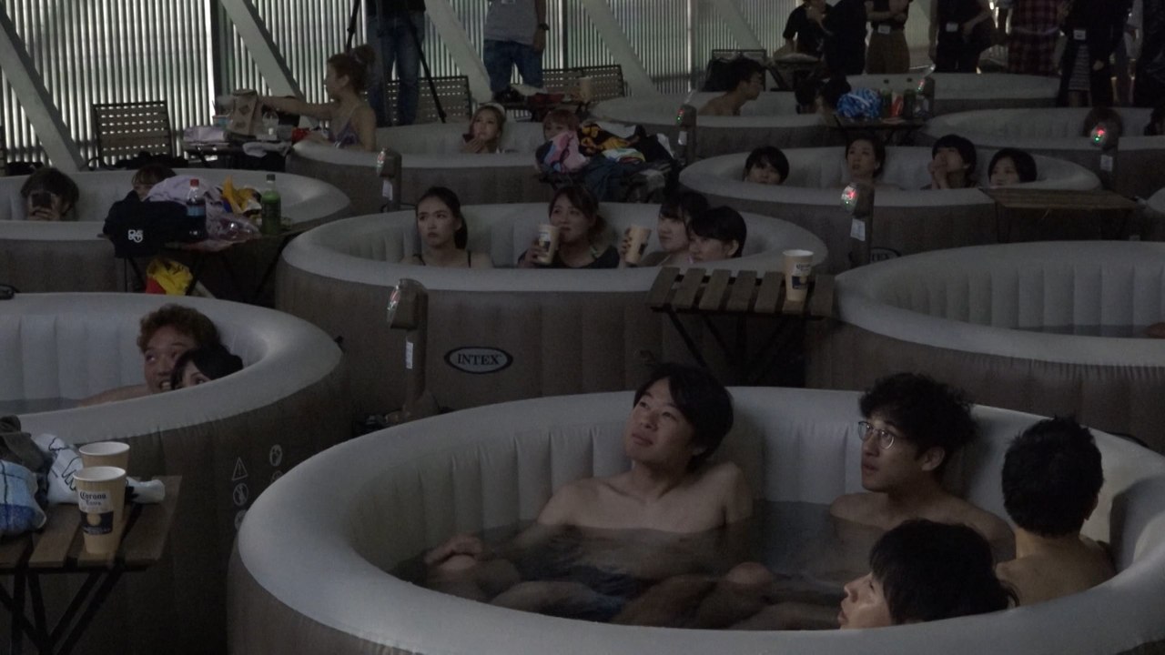 Don’t watch the JAWS! The Japanese cinema theater offers a new way to enjoy summer heat