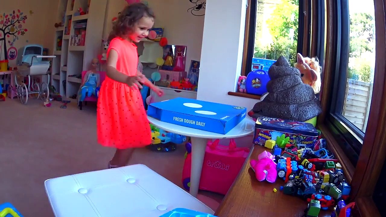 ЧЕЛЛЕНДЖ ПИЦЦА HUNT Найти в доме 12 Pizza CHALLENGE Lot of Gummy Candy Pizza VS