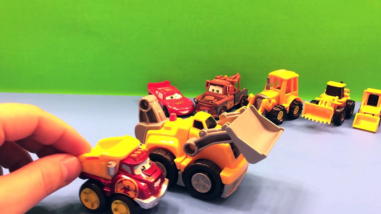 Disney Lightning McQueen and Mater watch bulldozers, excavators & big trucks