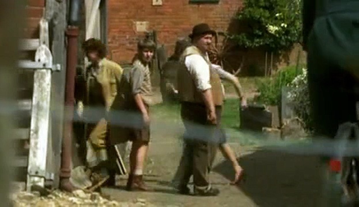 Land Girls S02 E01