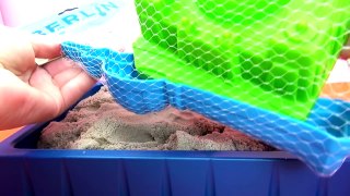 Kinetic Sand deutsch | Berlin Burg aus kinetischem Sand formen | test deutsch