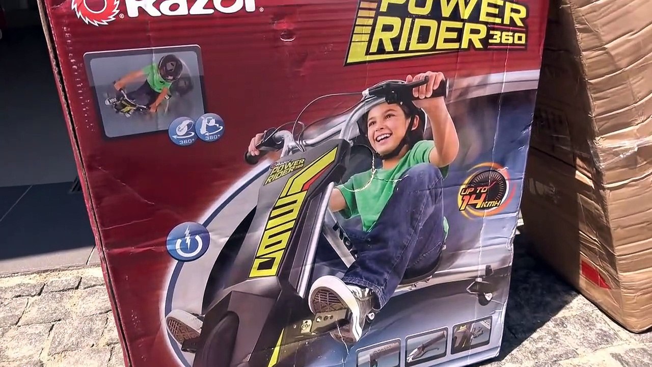 Макс делает Полицейские развороты на машинке Razor Power Rider 360 и Папа на ске