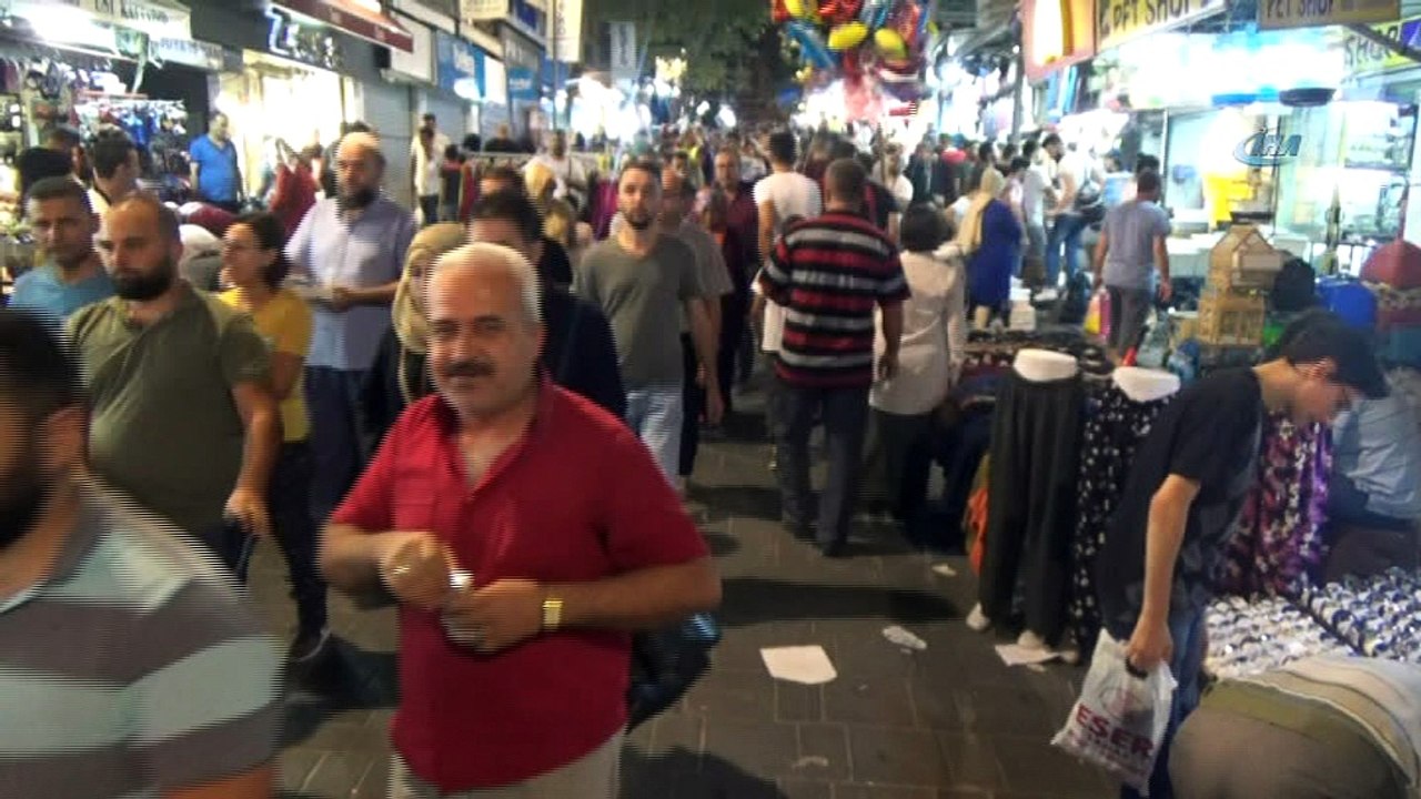 Bursa'da Bayram alışverişinde adım atacak yer kalmadı