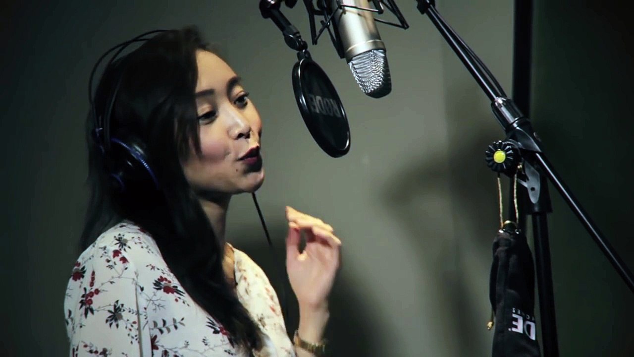 Chlara Fresh Eyes (acoustic)