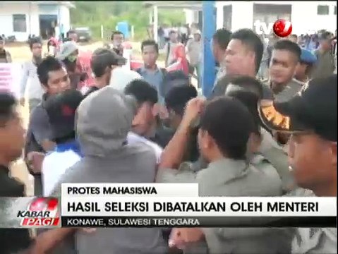 Protes Mahasiswa di Depan Kantor Pemkab Konawe Ricuh
