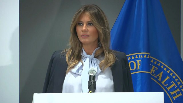 멜라니아, SNS 유해성 경고... '나 홀로 길' 강화 / YTN