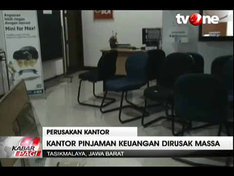 Sebuah Kantor Pinjaman Keuangan di Tasikmalaya Dirusak Massa