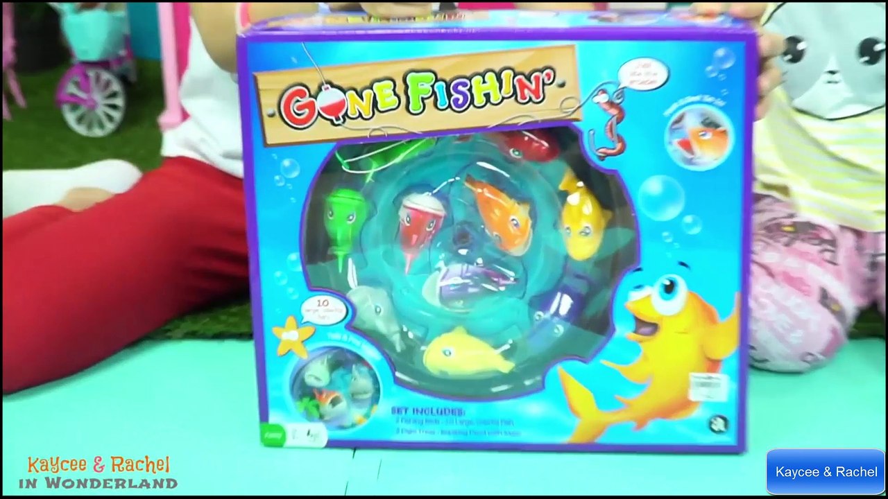 49.FISHING GAME Gone Fishin' and Barbie Splish Splash Pup