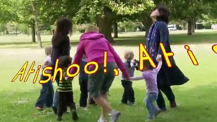 Ring A Ring O Roses Activity Song with Singalong Lyrics