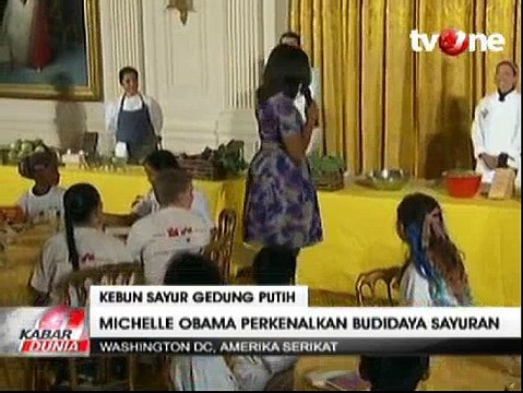 Michelle Obama Mempelopori Kebun Sayur