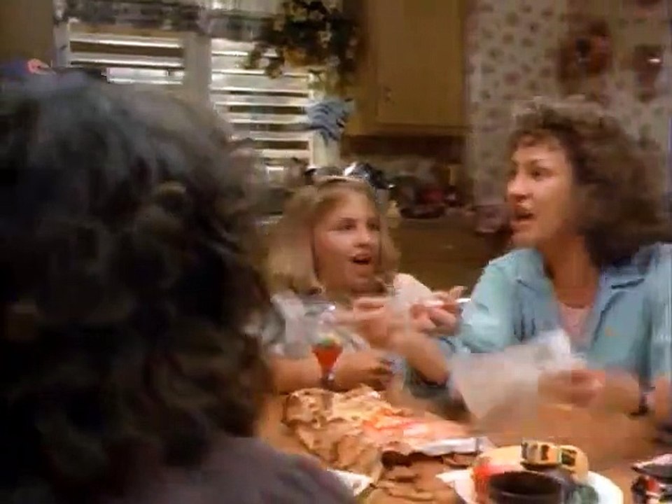 Roseanne S01 E22 Dear Mom And Dad video Dailymotion