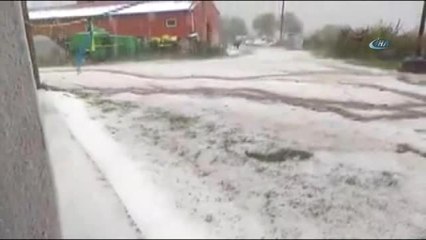 Dolu Yağışı Ardahan'ı Beyaza Bürüdü