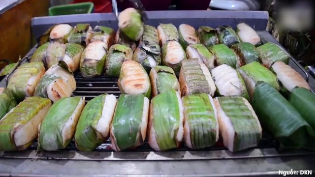 Hàng bánh chuối nếp nướng 20 tuổi ở Sài Gòn gây sốt CĐM với thu nhập 15 triệu mỗi ngày