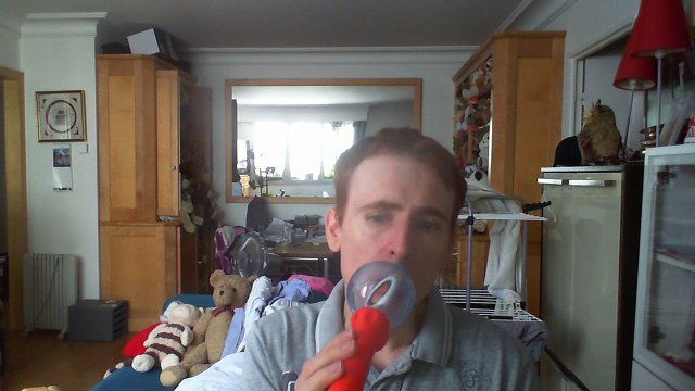 Wiwi égratigne eyala de Richard Bona