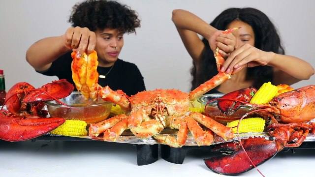 WHOLE KING CRAB MUKBANG (with 15LB LOBSTERS, potatoes and corn) - 30LB SEAFOOD BOIL