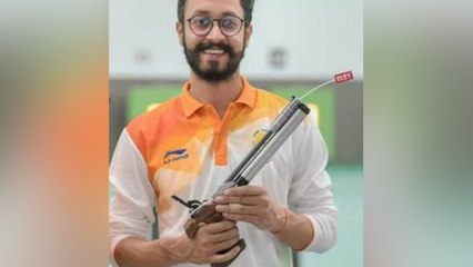 Asian Games 2018: Abhishek Verma wins BRONZE in 10m Air Rifle | वनइंडिया हिंदी