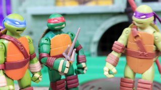Teenage Mutant Ninja Turtle Battle Stealth Mikey with Recon Donnie Fight Beebop Rocksteady