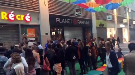La Grande Récré: plusieurs centaines de personnes avant l'ouverture à Bruxelles