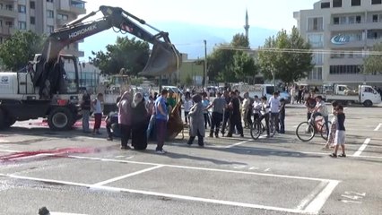 Bursa'da Kurban Kesim Yerleri Doldu Taştı